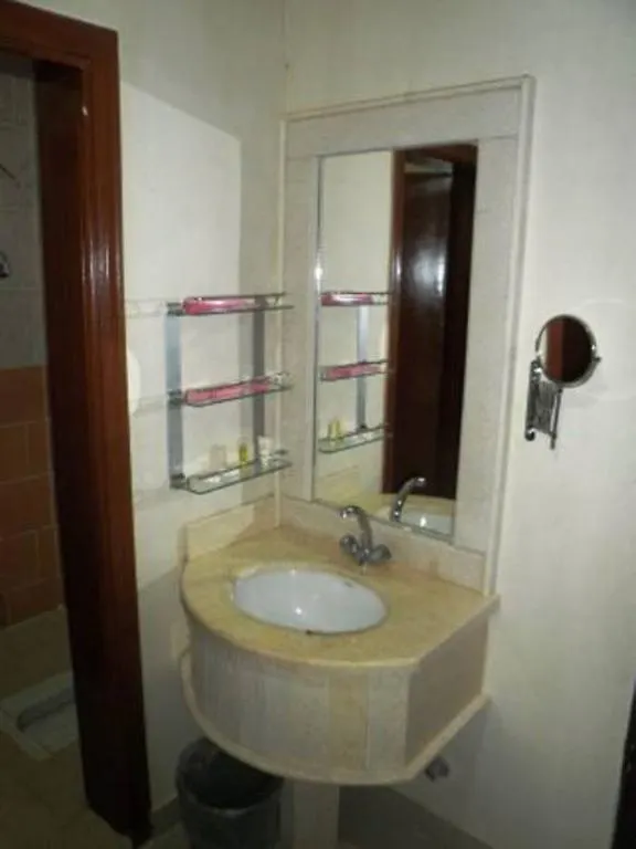 Al Farhan Hotel Suites - Al Salam Rijád 2*,